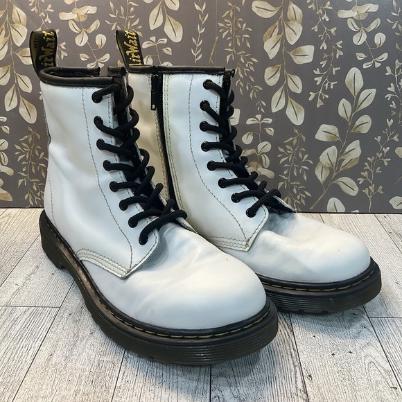 Doctor Martens Combat Boots‎ Womens US-5 Mens US-4 Air Wair Leather 1460 J White - Picture 1 of 9